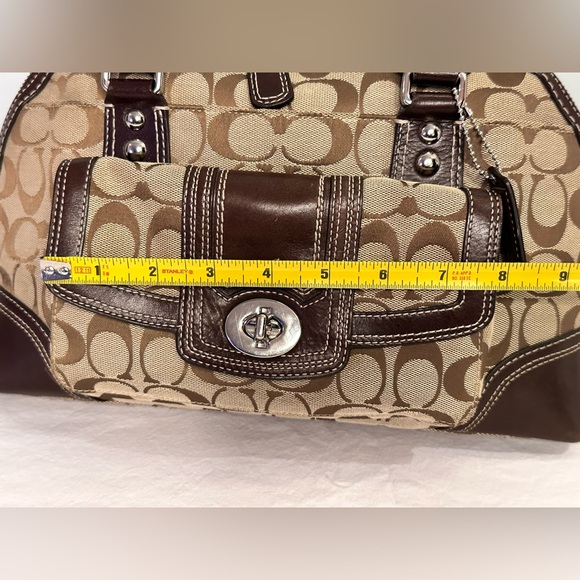 Coach Vintage Hamptons Signature satchel turn-lock pocket and Silver hardware